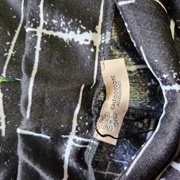 Black and White Wide Leg Pants - Picture 5 of 8